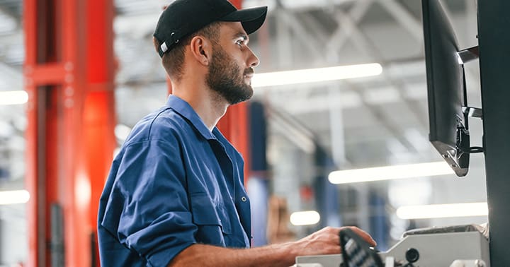 technician using a dealer management system